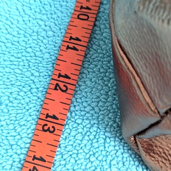 NWOT Bronze Metallic Faux Leather -Snap Shut Tote Bag w/ Bright Floral Lining - Picture 12 of 16